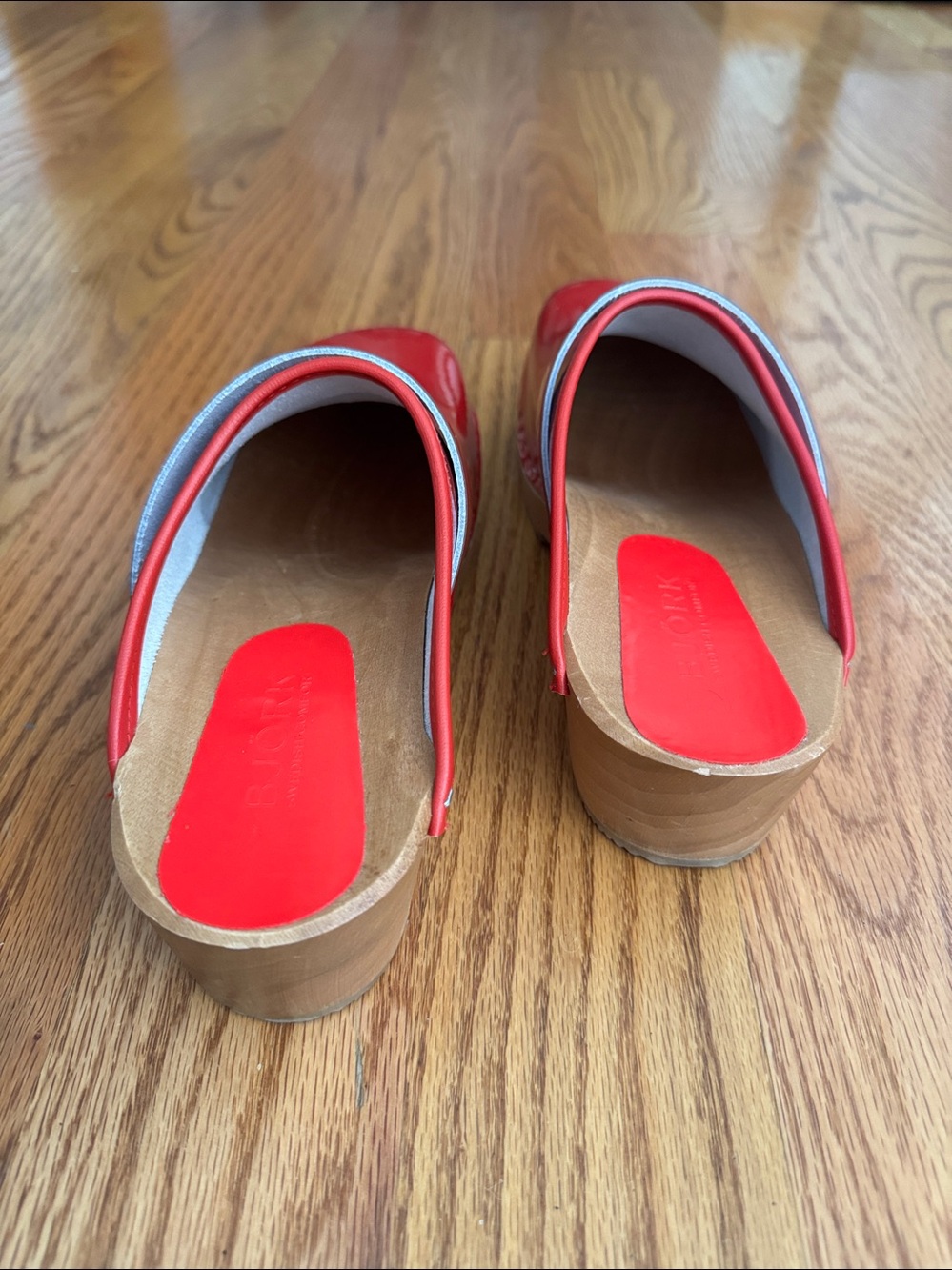 Women’s Red Patent Leather Mule Clogs - Picture 3 of 6